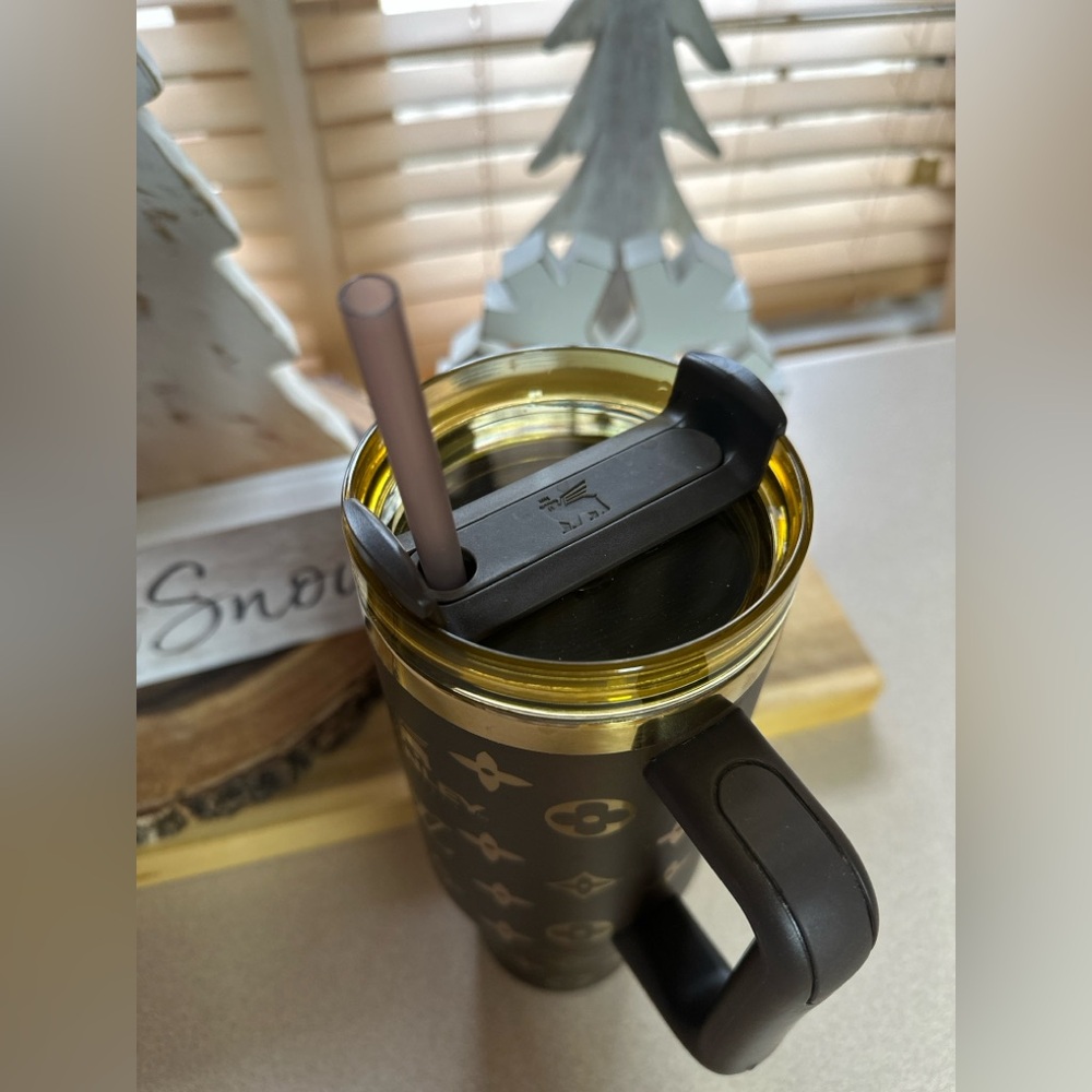 Insulated Tumbler 40 ounces - Picture 4 of 5